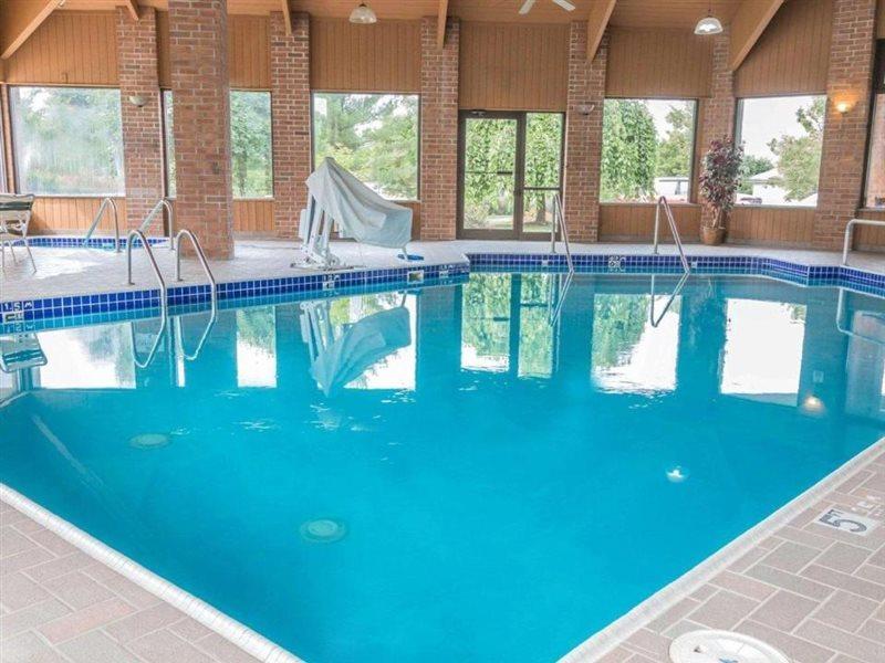 Quality Inn Grand Rapids North Walker Eksteriør bilde