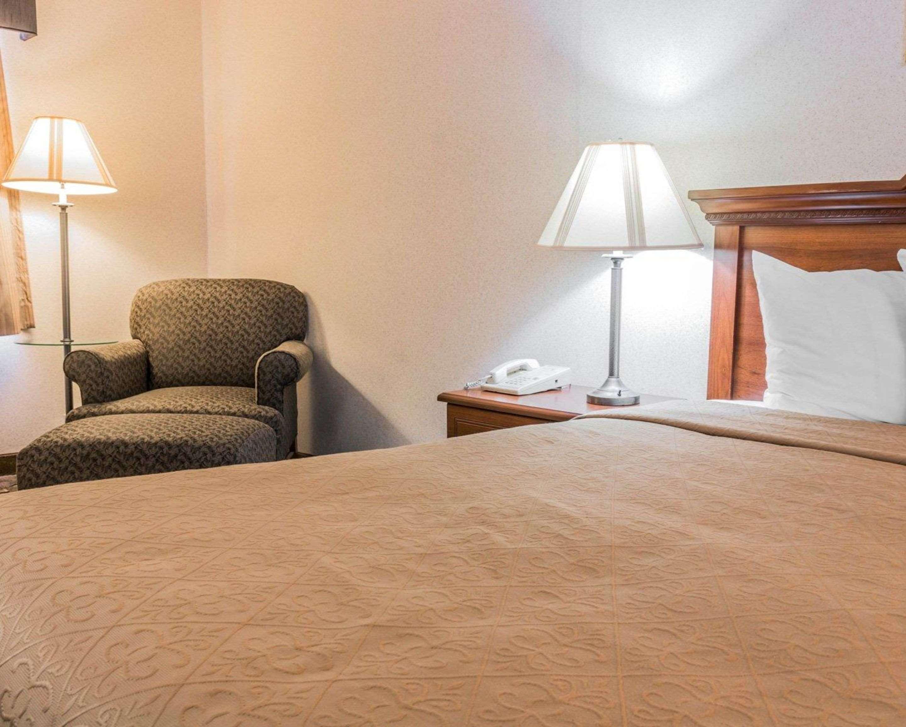 Quality Inn Grand Rapids North Walker Eksteriør bilde