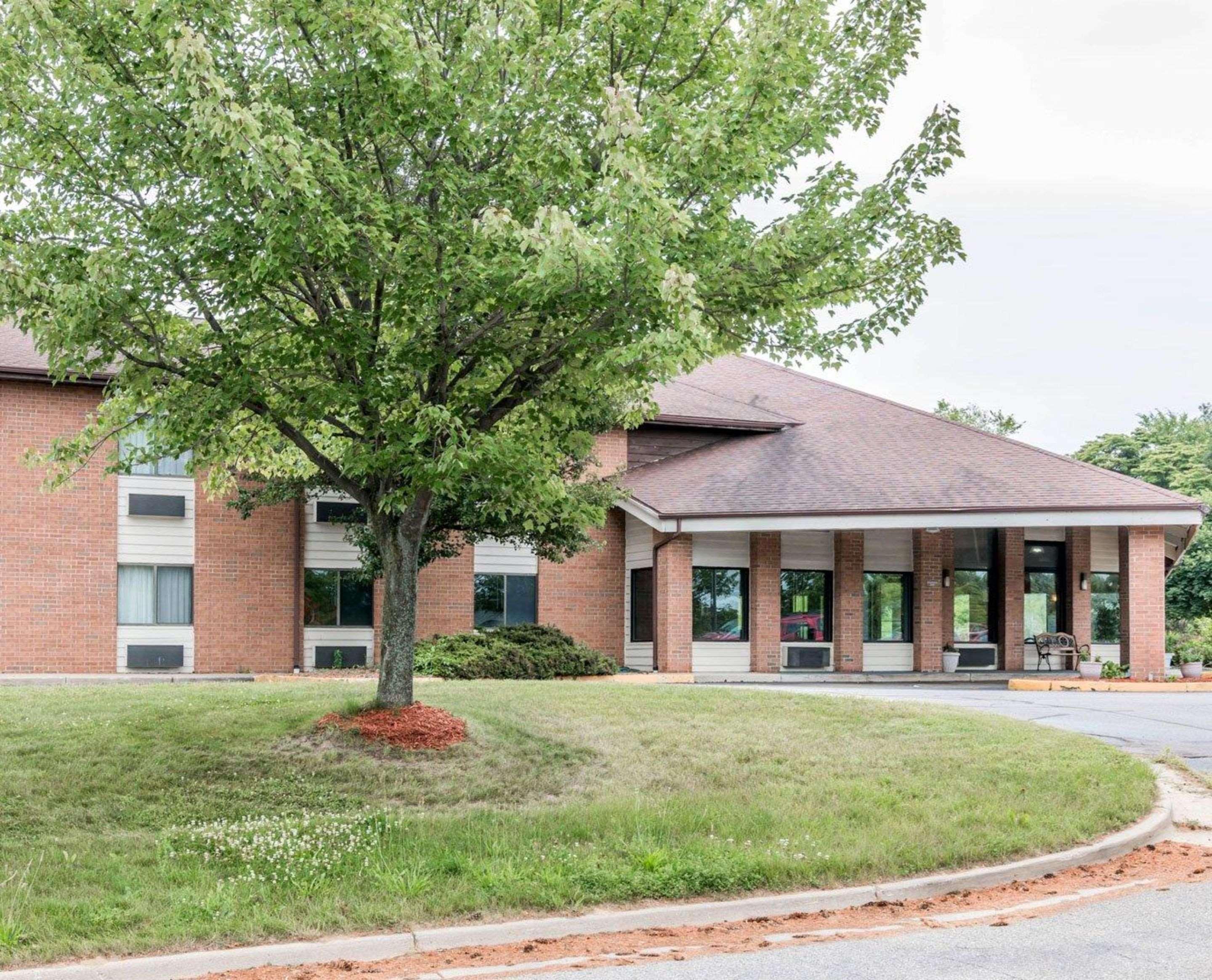 Quality Inn Grand Rapids North Walker Eksteriør bilde