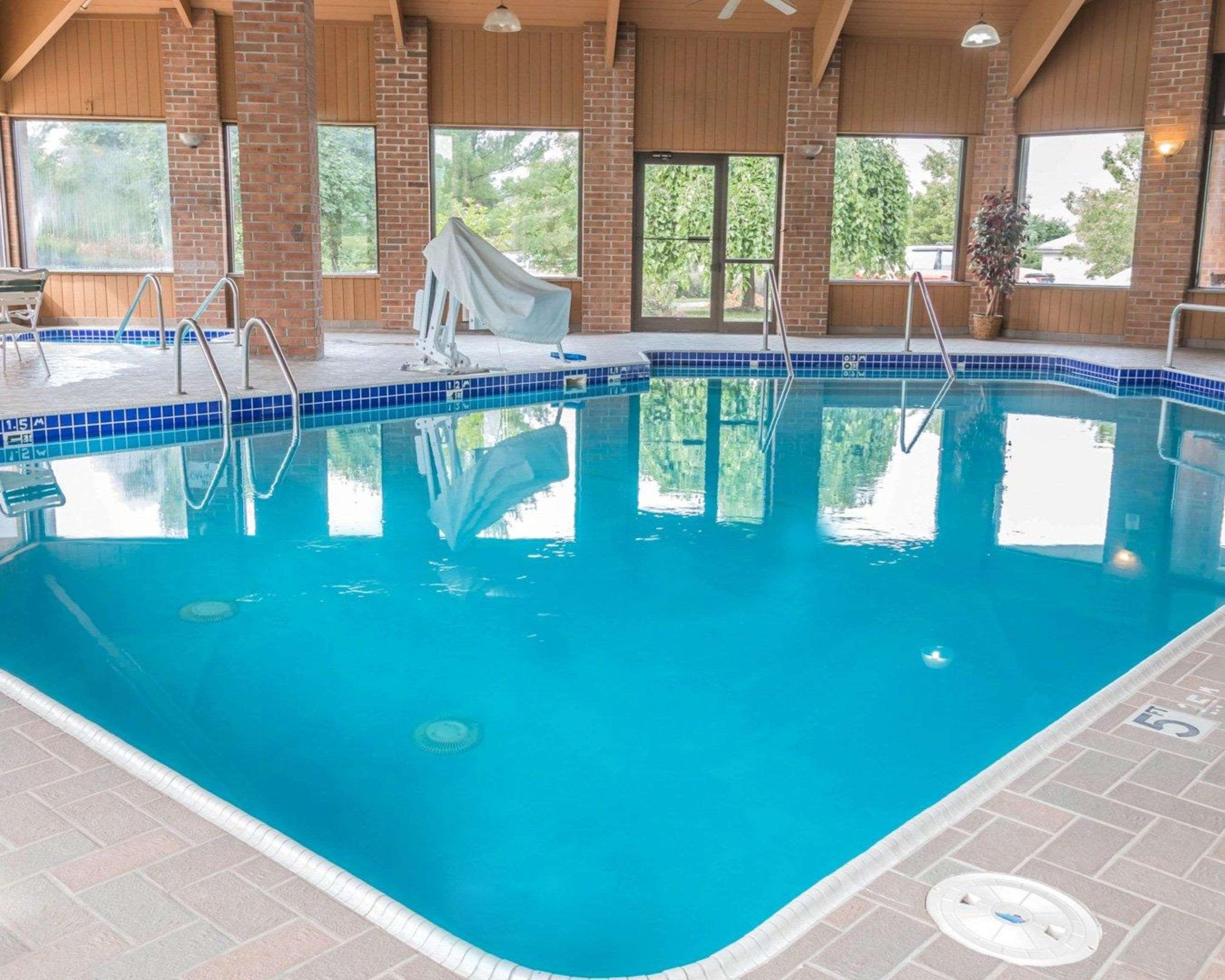 Quality Inn Grand Rapids North Walker Eksteriør bilde
