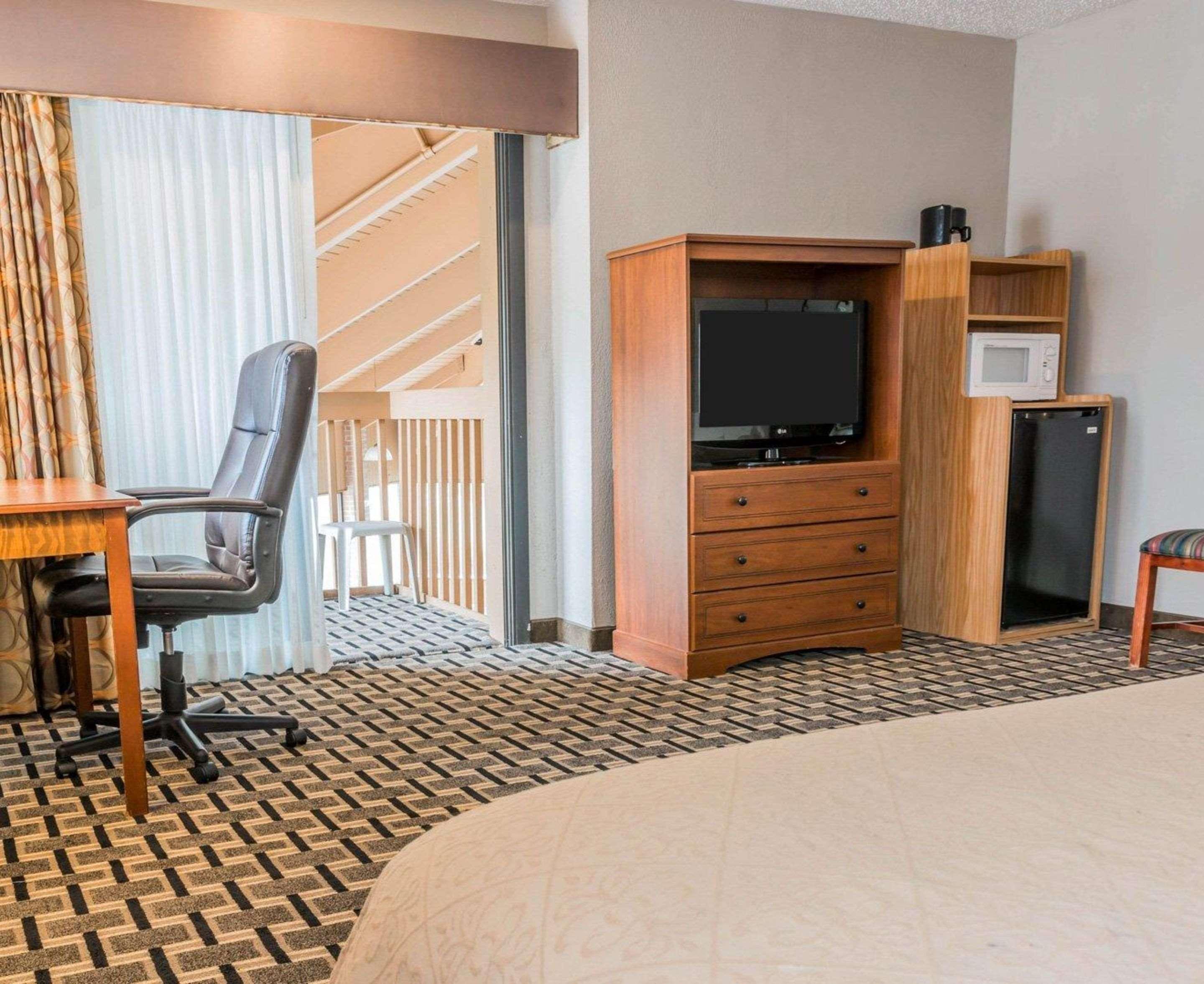 Quality Inn Grand Rapids North Walker Eksteriør bilde
