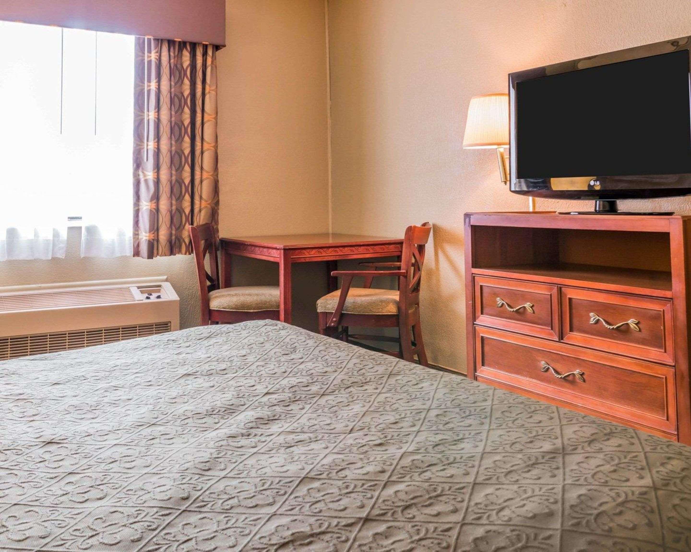 Quality Inn Grand Rapids North Walker Eksteriør bilde