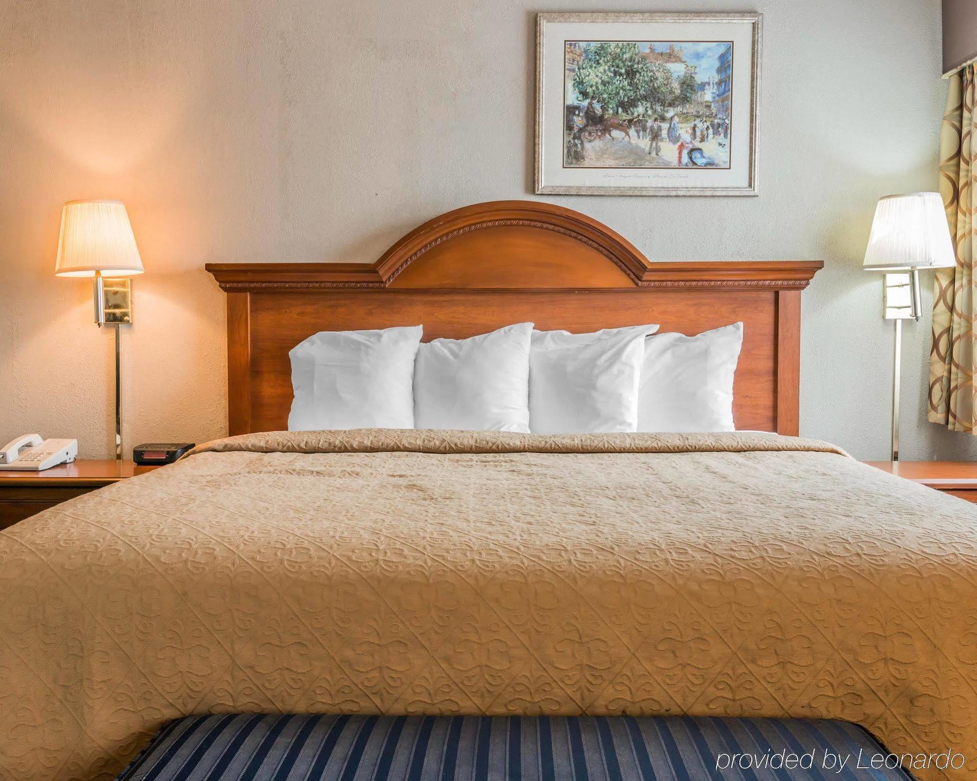 Quality Inn Grand Rapids North Walker Eksteriør bilde